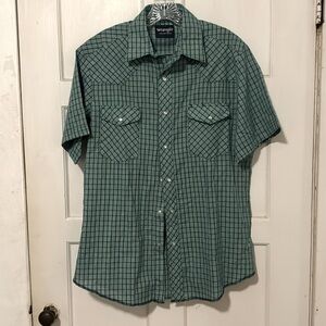 Men’s Medium Wrangler snap button down NWOT!!